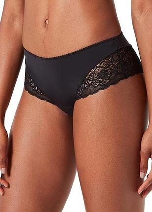 Triumph amourette spotlight hipster-м-трусики черного цвета