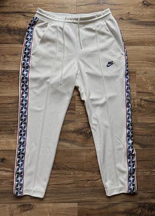 Спортивні штани чоловічі nike white graphic side stripe track