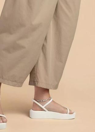 Женские сандалии на платформе crocs miami platform y strap sandal