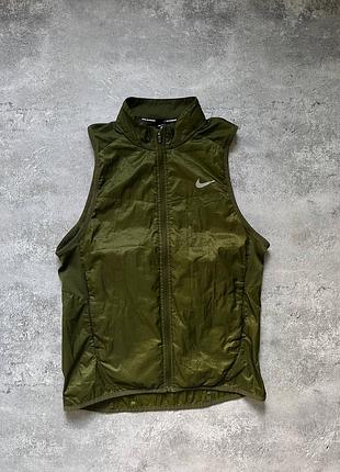 Oливковий біговий жилет nike running