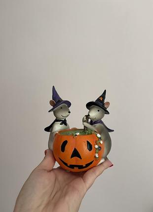 Мила статуетка в стилі halloween 2