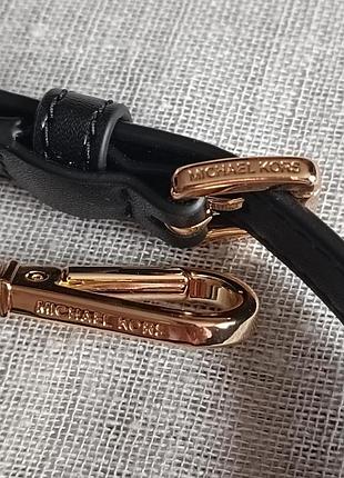 Черный ремень для сумки от michael kors. 3