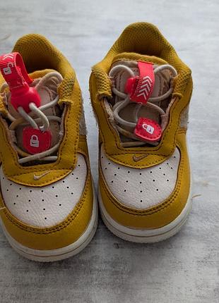 Кросівки  nike шкіряні жовті 23 розміру