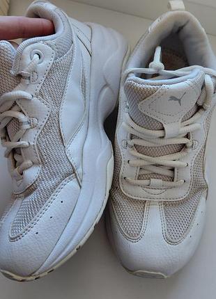Белые кроссовки puma