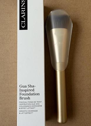 Clarins gua sha-inspired foundation brush пензлик для тональної основи в техніці gua sha