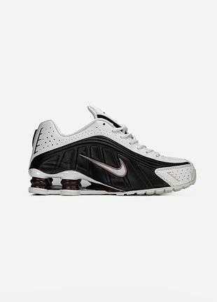 Nike shox r4 sail/black/fauna brown 6