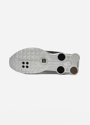 Nike shox r4 sail/black/fauna brown 5
