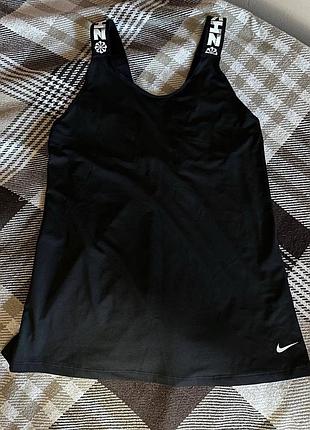 Майка жіноча nike спортивна чорна
