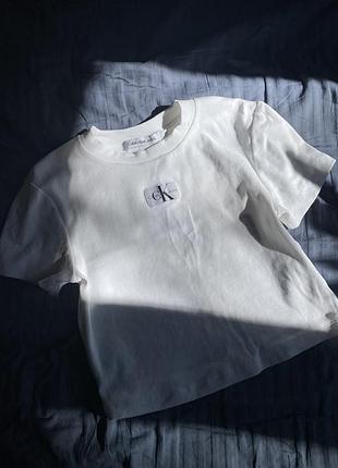 Жіноча футболка calvin klein в рубчик, кроп топ біла, розмір xs
