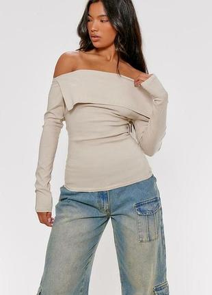 Нова віскозна еластична блуза prettylittlething з відкритими плечима