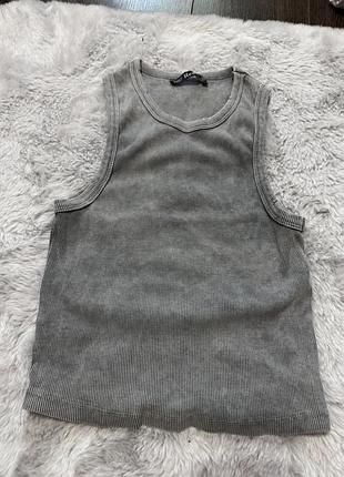 Трендова майка під zara