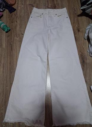 Белые широкие джинсы палаццо mango (mng) размер xxs / eur 32 (wide-leg