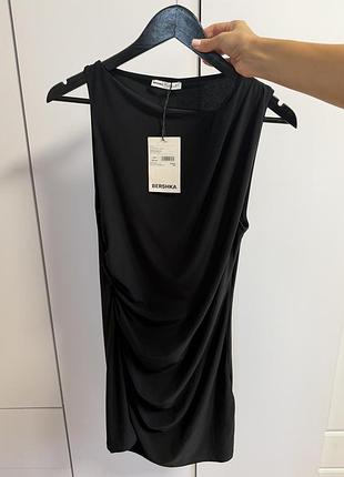 Коротка жіноча сукня bershka чорна