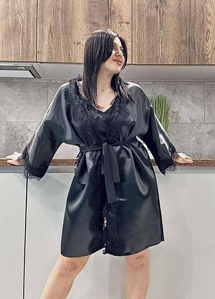 Атласный халат с кружевом 2