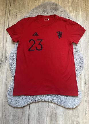 Manchester united x adidas shaw 23 футбольна футболка