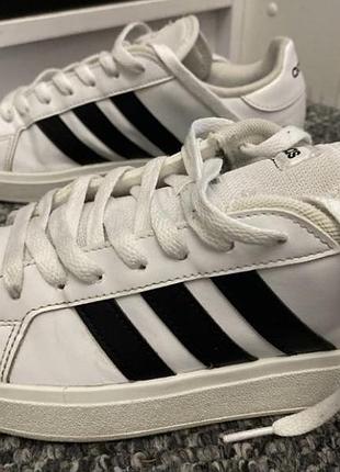 Кросівки adidas білі розмір 40 устілка 24