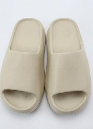 Тапочки, лапти adidas yeezy slide