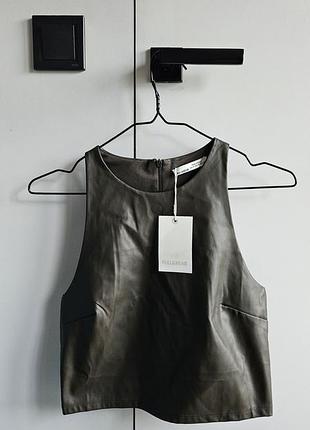 Топ pull&bear з екошкіри, розмір m, хакі