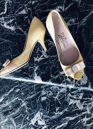 Туфли натуральный лак ferragamo 4