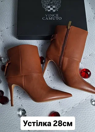 Vince camuto оригінал світло-коричневі шкіряні жіночі ботильони великого розміру на шпильці
