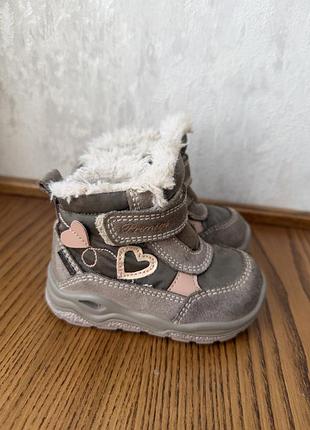 Чоботи для дівчаток primigi ,розмір 20, з хутром та gore-tex
