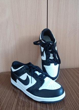 Стильні кросівки nike