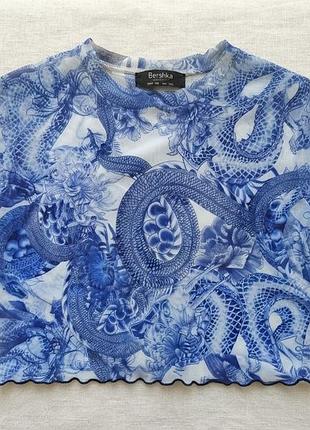 Стильний укорочений топ з принтом від bershka 💙