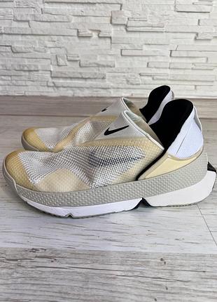 Стильні кросівки nike flyease