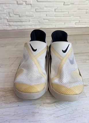 Стильні кросівки nike flyease 2