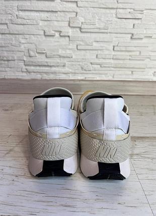 Стильні кросівки nike flyease 5