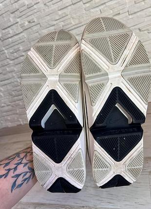 Стильні кросівки nike flyease 7