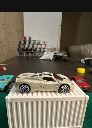 Hot wheels pagani utopia, модель машинки