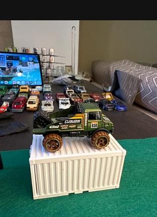 Колекційна модель hot wheels mercedes-amg unimog 1300l