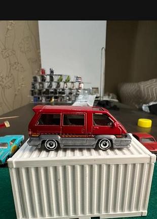 Hot wheels 1986 toyota van, модель мінівена бордова