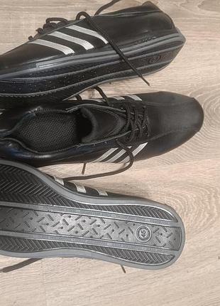 Кросівки чоловічі adidas чорні зі сріблястими смужками