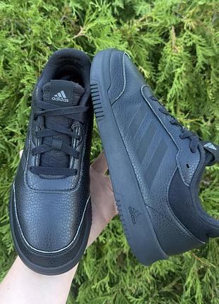 Кросівки adidas 36,5р(23,5см)