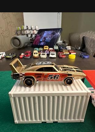Hot wheels dodge charger daytona колекційна модель