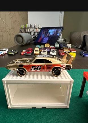 Hot wheels dodge charger daytona колекційна модель 3