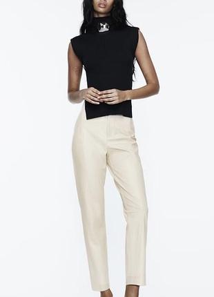 Жіночі брюки zara бежеві зі штучної шкіри