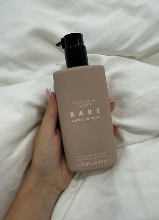 Парфумований лосьйон для тіла лімітована колекція люксова серія victoria's secret bare sueded vanilla 250 ml