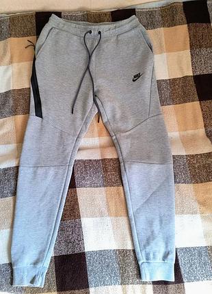 Спортивные штаны nike tech fleece jogger