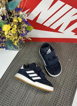 Оригинальные кроссовки adidas