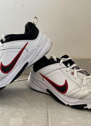 Кросівки чоловічі nike білі 45 розмір