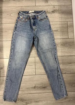 Джинси mom-fit topshop, гарно сідають по фігурі, 34 розмір