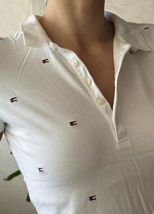 Поло белое с лого tommy hilfiger 2
