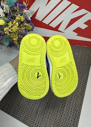 Оригинальные крассовки nike 3