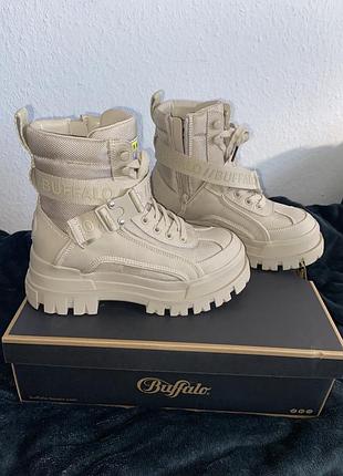 Черевики унісекс buffalo originals бежеві, розмір 38.5