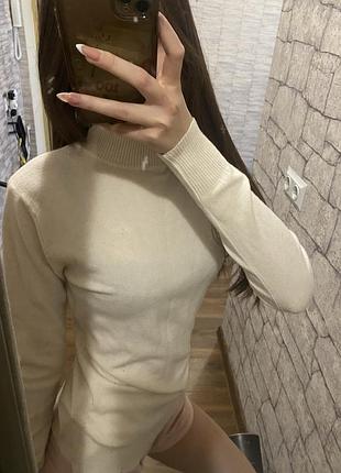 Светр жіночий молочний