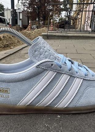 Кросівки жіночі adidas gazelle блакитні 36 розмір
