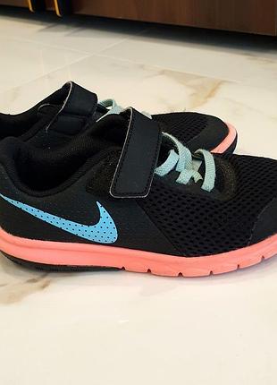 Кросівки для дівчинки nike